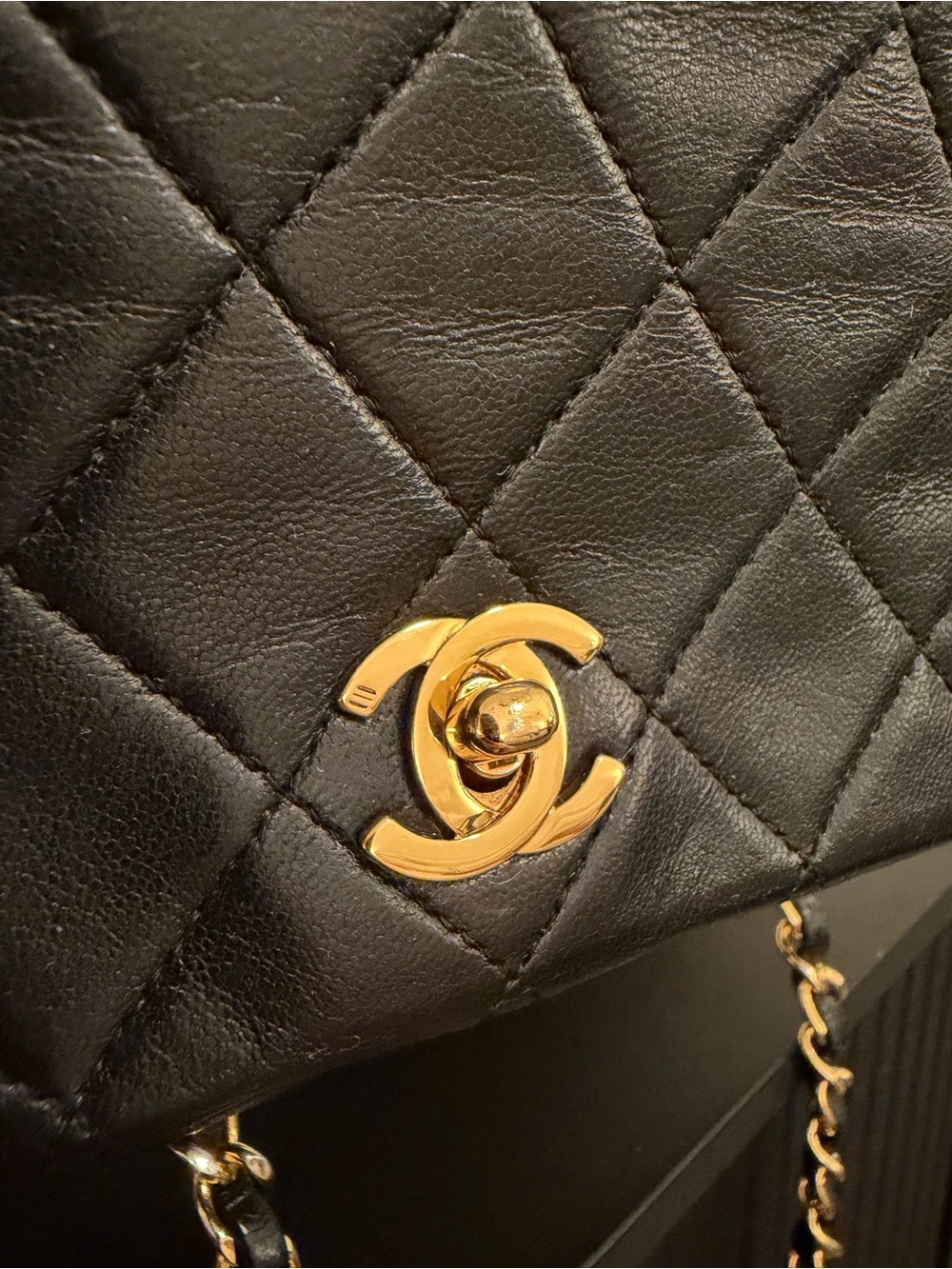 Vintage CHANEL CC Matelasse Full Flap Chain Shoulder Bag - Black Leather - Picture 3 of 15